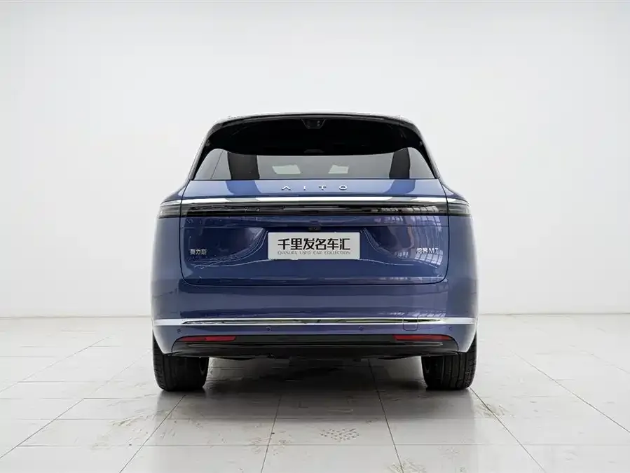AITO M7 Wenjie M7 2026 Extended Range Ultra 4WD 5-Seater (192-line LiDAR) 2025 — миниатюра 2