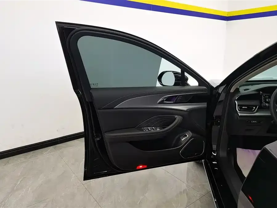 Hongqi H5 Hongqi H5 2023 1.5T DCT Zhilian Qiyun Edition 2022 — миниатюра 4