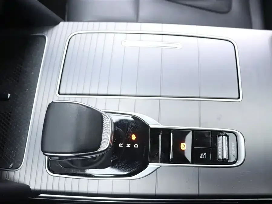 Hongqi HS7 PHEV Hongqi HS7 PHEV 2024 2.0T PHEV 4WD Flagship Chang Edition 6 Seaters 2024 — миниатюра 3