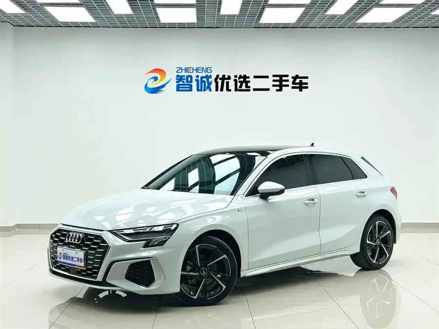 Audi A3 2023 facelift Sportback 35 TFSI stylish and sporty 2023 — фото 1, купить с доставкой в Москву