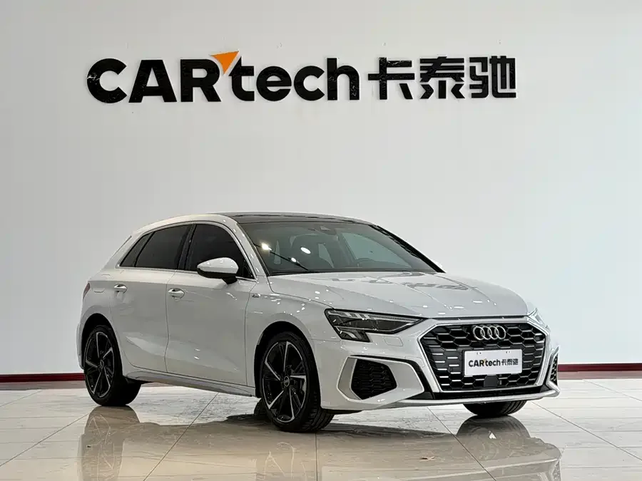 Audi A3 2024 Sportback 35 TFSI stylish and sporty 2024 — миниатюра 3