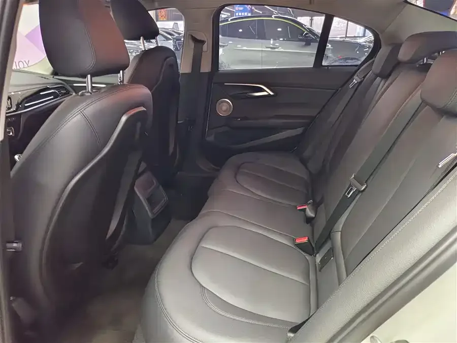 BMW 1 series BMW 1 Series 2023 120i M Sport 2023 — миниатюра 5