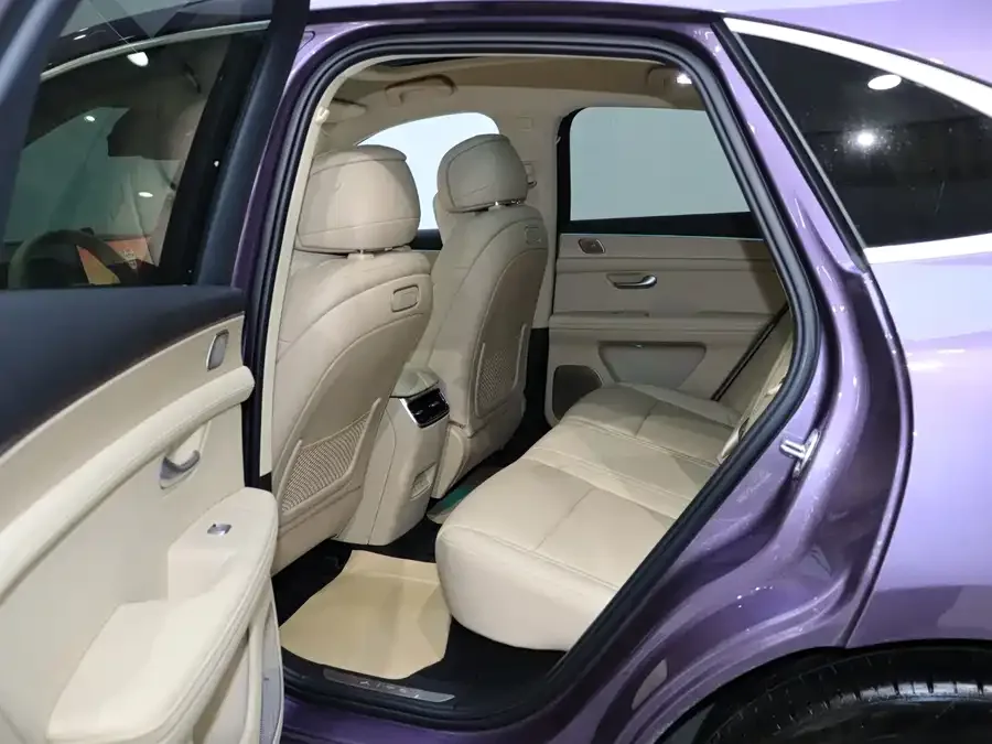 AITO M5 M5 2025 Extended Range Ultra 4WD Edition 2025 — миниатюра 4