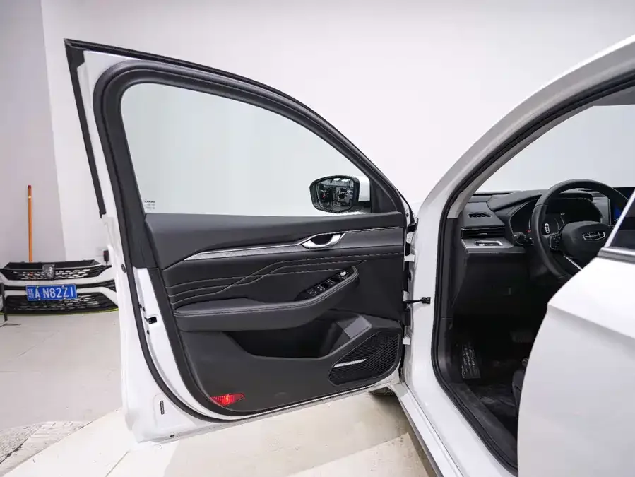 Geely Xingrui Xingrui 2023 2.0TD Luxury 2023 — миниатюра 4