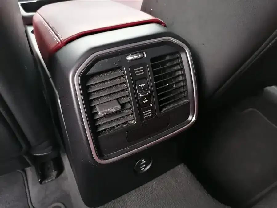 Porsche Macan Macan 2023 Macan 2.0T 2023 — миниатюра 2