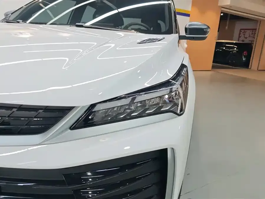 Geely Coolray SX11 Geely Binyue 2025 Model Binyue L 1.5TD DCT Star Shine 2025 — миниатюра 2