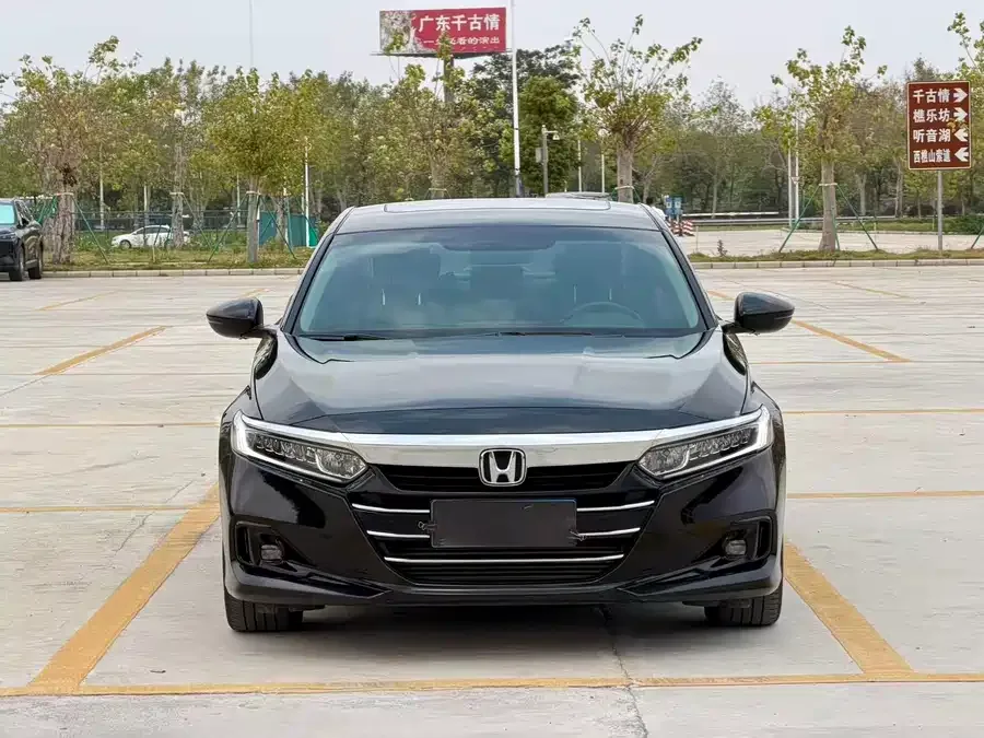 Honda Accord Accord 2022 260TURBO Deluxe Edition 2023 — миниатюра 3
