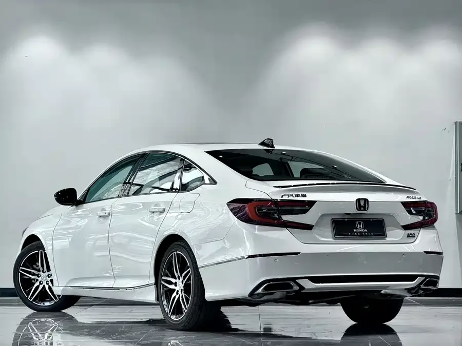 Honda Accord 2022 Accord 260TURBO Fantasy Night Premium Edition 2023 — миниатюра 2
