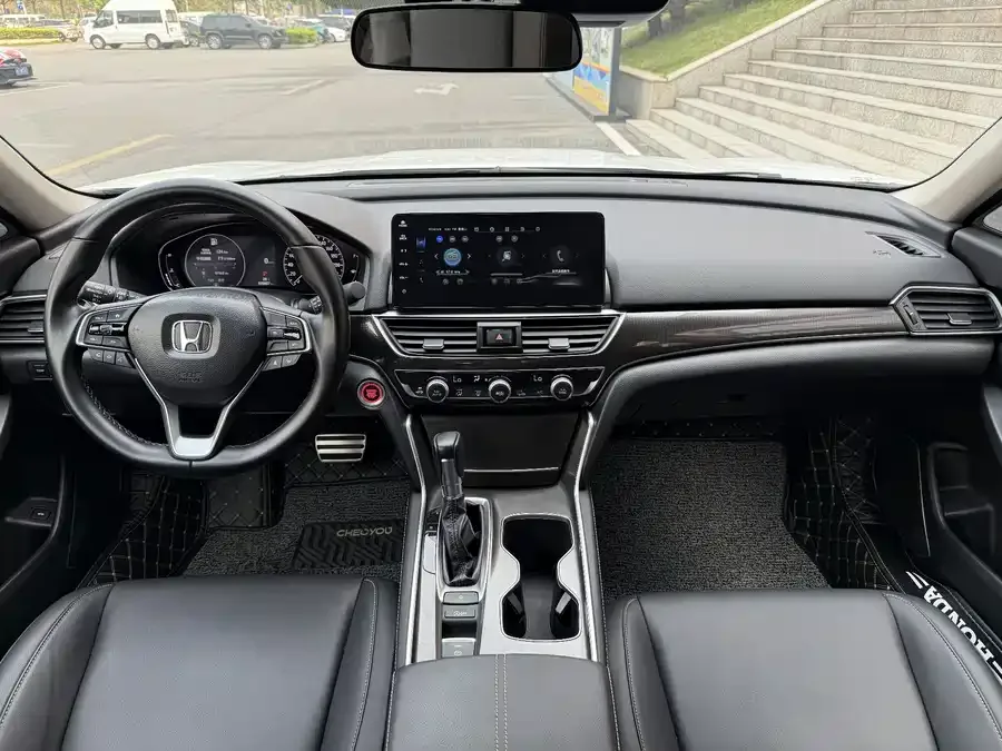 Honda Accord 2022 Accord 260TURBO Fantasy Night Premium Edition 2023 — миниатюра 4