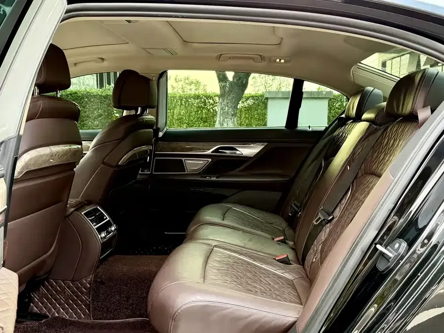 BMW 7 Series BMW 7 Series 2021 740Li Leading Luxury Package 2022 — миниатюра 4