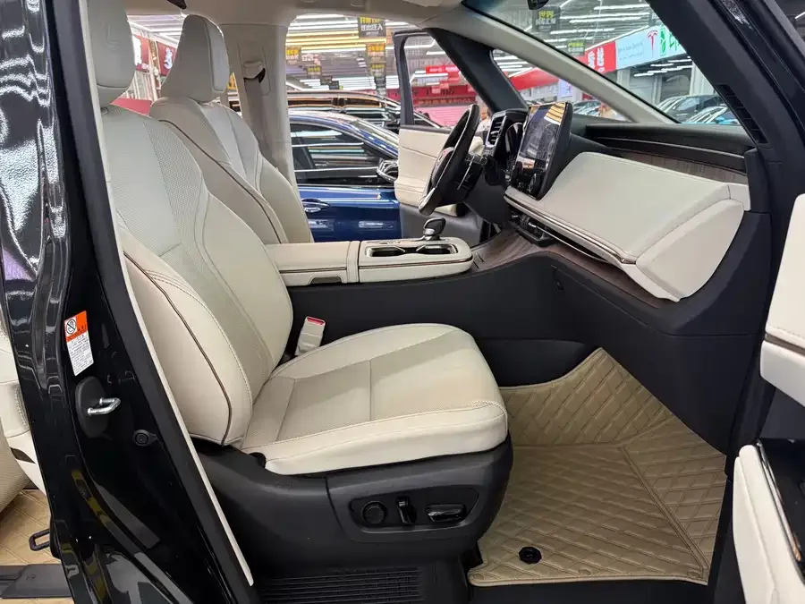 Lexus LM 2023 500h Six-seat Premium Edition 2024 — миниатюра 4