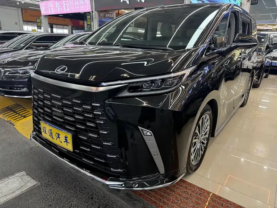 Lexus LM 2024