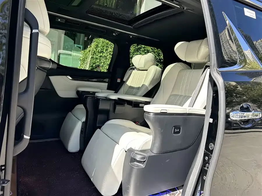 Lexus LM 2020 300h 7-seat Elegant Edition 2022 — миниатюра 3