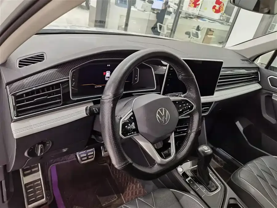 Volkswagen Tiguan L Tiguan L 2022 330TSI Automatic 2WD R-Line Enjoy Edition 2022 — миниатюра 3