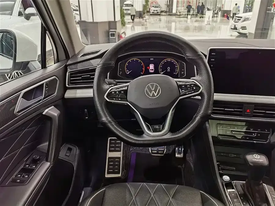 Volkswagen Tiguan L Tiguan L 2022 330TSI Automatic 2WD R-Line Enjoy Edition 2022 — миниатюра 4