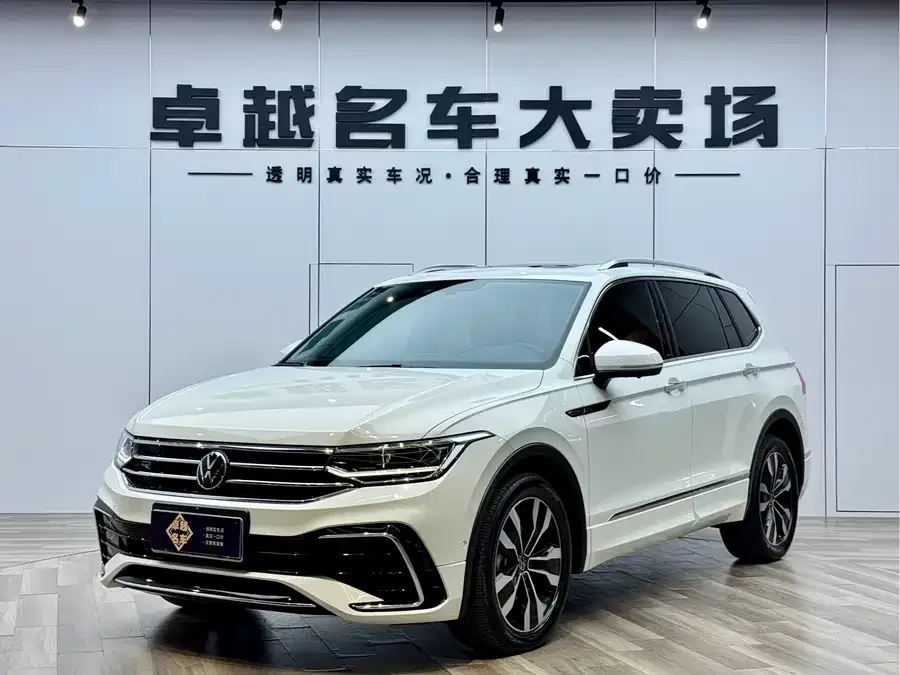 Volkswagen Tiguan L Tiguan L 2024 330TSI Automatic 2WD R-Line Enjoy Edition 2024 — фото 1, купить с доставкой в Москву
