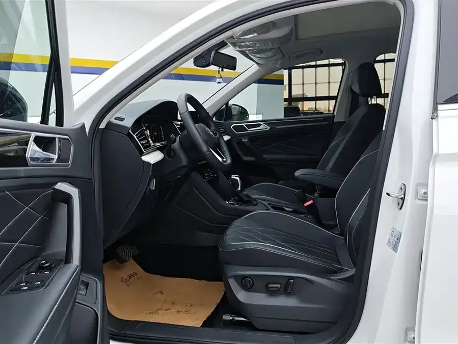 Volkswagen Tiguan L Tiguan L 2024 Outstanding Model 300TSI Automatic 2WD Longteng Edition 2024 — миниатюра 3