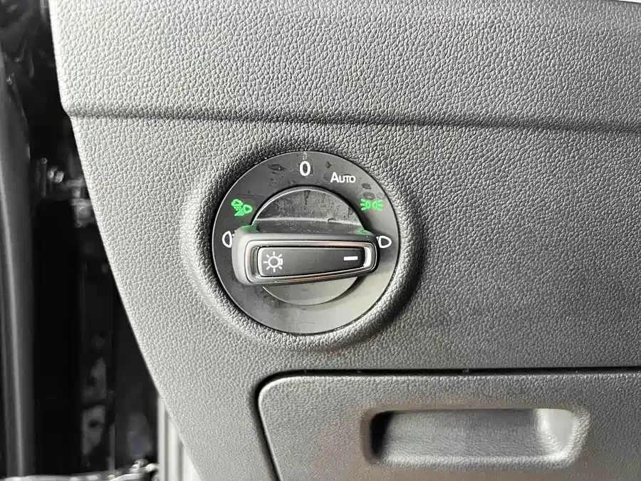Volkswagen Tiguan L Tiguan L 2023 280TSI Automatic 2WD Trendy Limited Edition 2023 — миниатюра 3