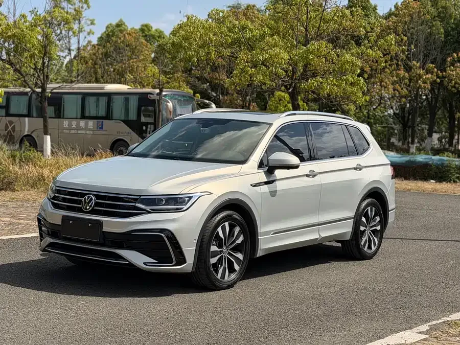 Volkswagen Tiguan L 2023