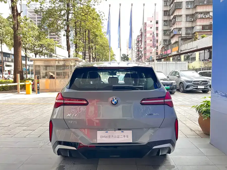 BMW X3 2025 xDrive30L Exclusive M Sport Package 2025 — миниатюра 4