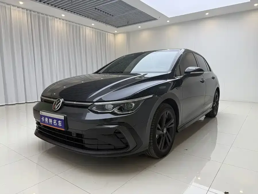 Volkswagen golf Golf 2021 280TSI DSG R-Line 2022 — фото 1, купить с доставкой в Москву