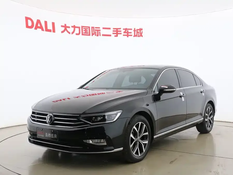 Volkswagen Magotan Magotan 2020 330TSI DSG Leading Edition 2022 — фото 1, купить с доставкой в Москву