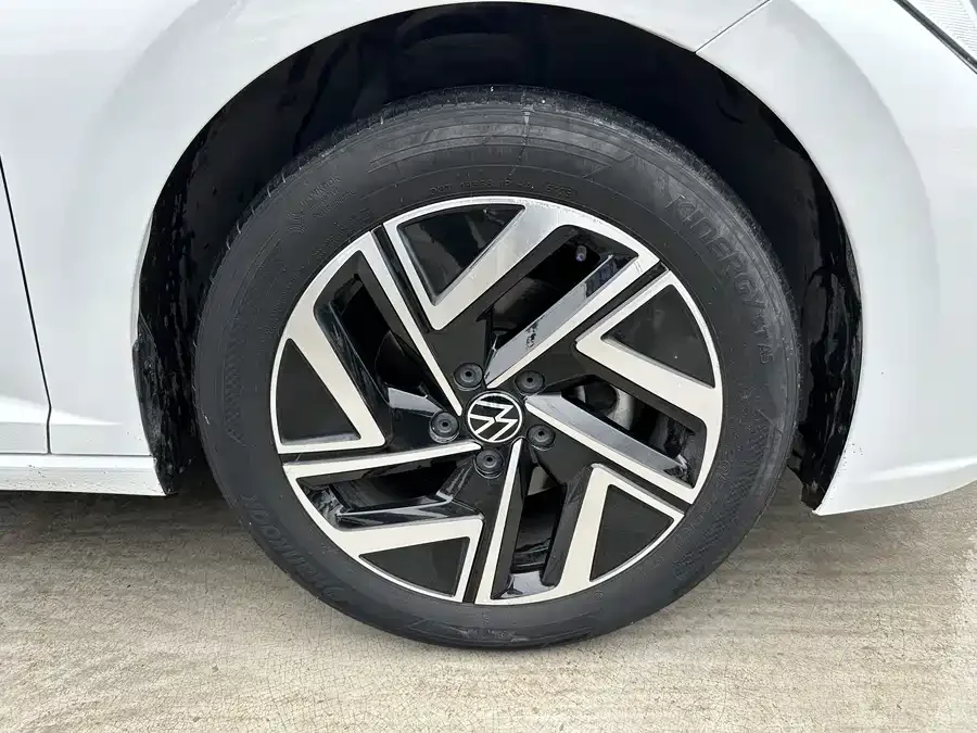 Volkswagen Sagitar 2024 Sagitar 300TSI DSG Flying Edition 2024 — миниатюра 3