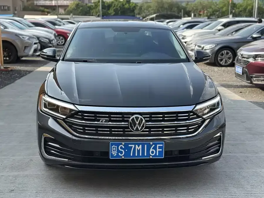 Volkswagen Sagitar 2023 Sagitar 300TSI DSG Beyond Edition 2023 — фото 1, купить с доставкой в Москву