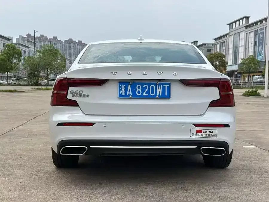 Volvo S60 2023 B4 Zhiyuan Luxury Edition 2023 — миниатюра 5
