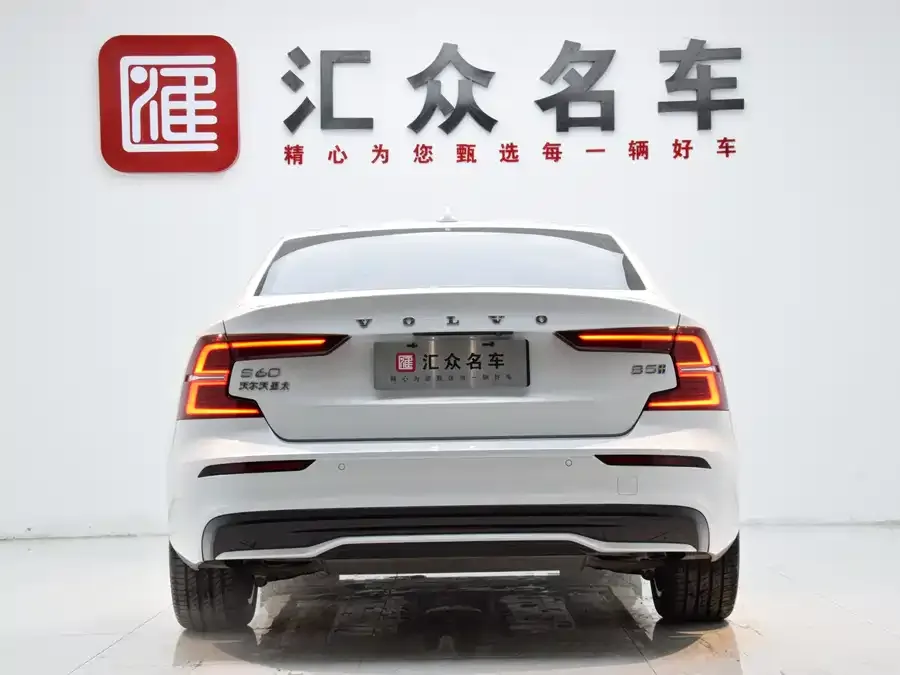 Volvo S60 2024 B5 Smart Sports Edition 2023 — миниатюра 5