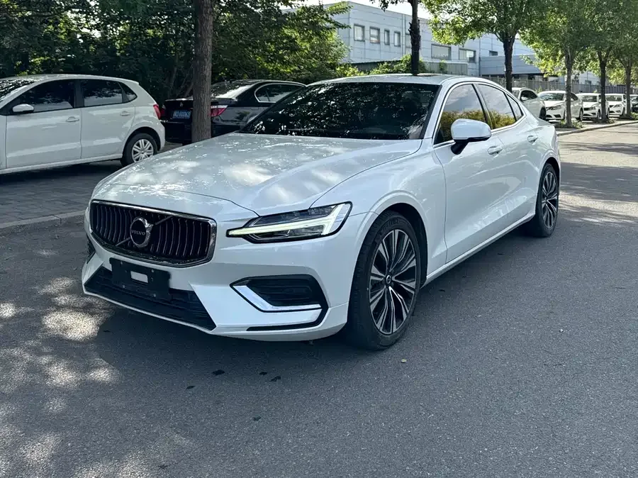 Volvo S60 2024