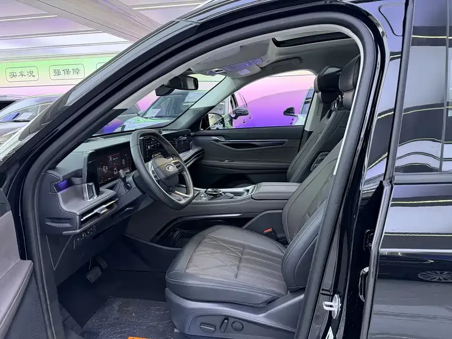 Ford Edge 2025 Sharp L 2.0T EcoBoost 4WD 7-seater Ultimate Edition 2025 — миниатюра 4