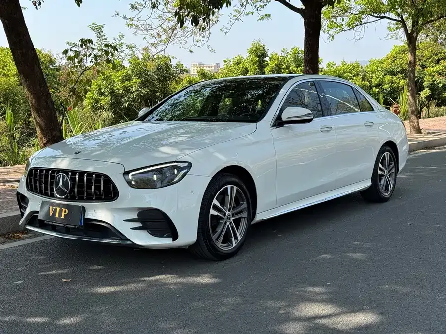 Mercedes-Benz E-Class 2022
