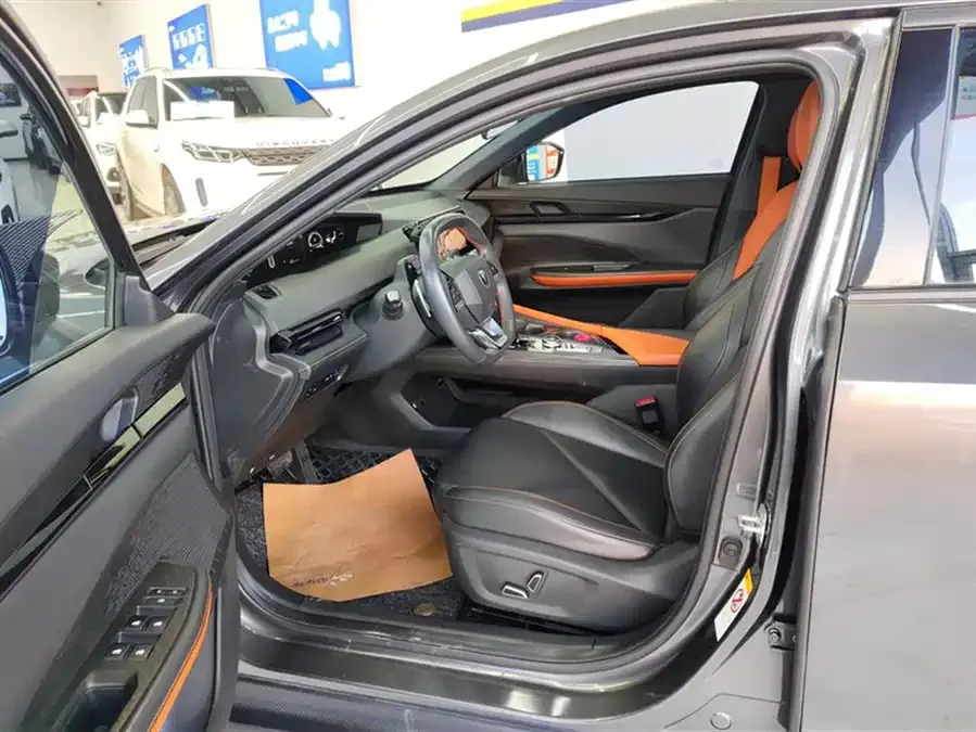 Changan UNI-V Changan UNI-V 2022 1.5T Premium Edition 2022 — миниатюра 3