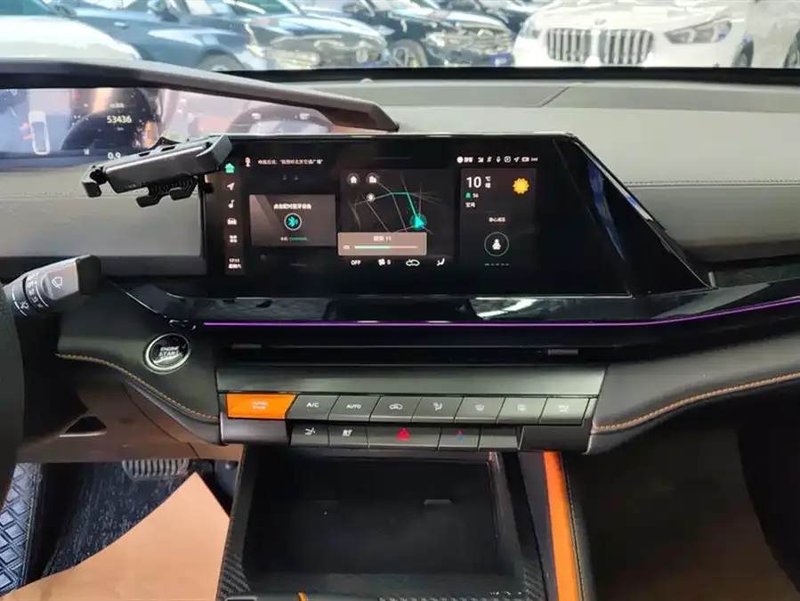 Changan UNI-V Changan UNI-V 2022 1.5T Premium Edition 2022 — миниатюра 4