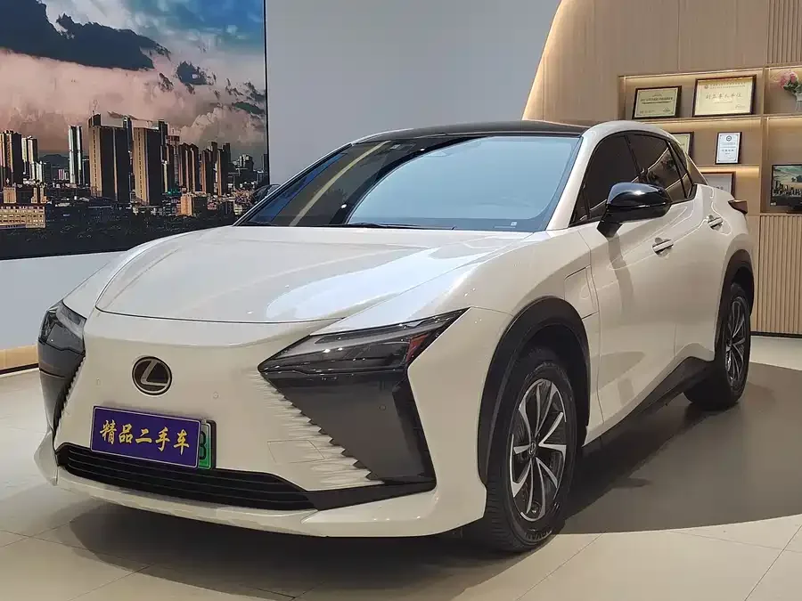 Lexus RZ 2023