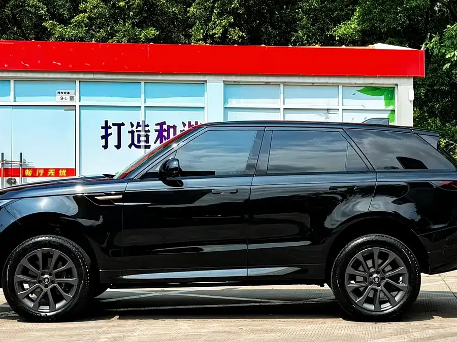 Land Rover Range Rover Sport Range Rover Sport 2024 400PS Dynamic SE 2024 — миниатюра 4