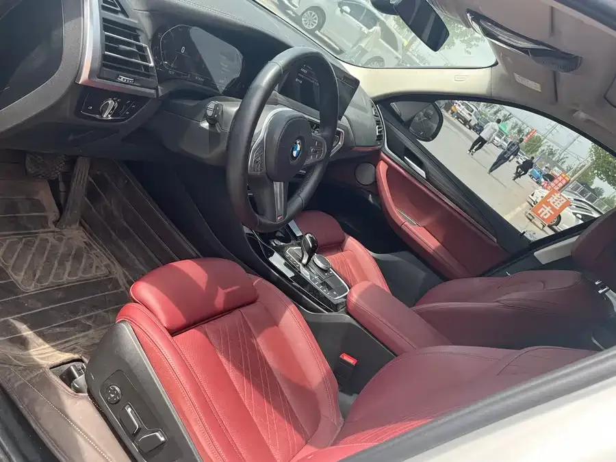 BMW X3 2025 xDrive30L Leading M Sport Night Edition 2025 — миниатюра 4