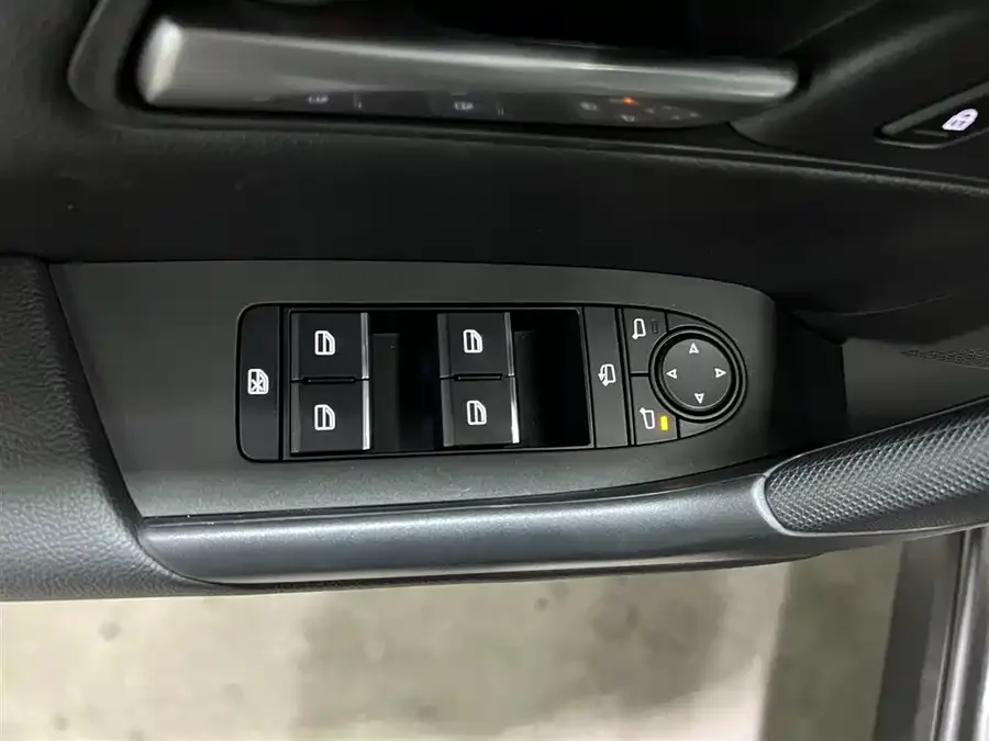 Mazda CX-50 Mazda CX-50 also available for 2023 2.0L Leading Edition 2025 — миниатюра 3