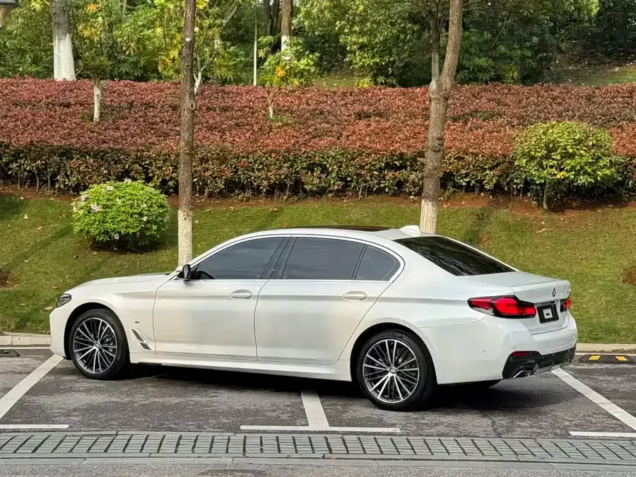 BMW 5 Series BMW 5 Series 2023 530Li Leading M Sport Package 2023 — миниатюра 4