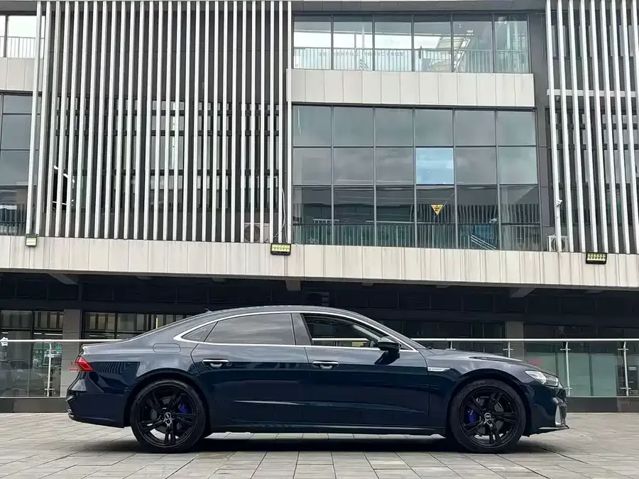 Audi A7L 2022 45 TFSI S-line Dream New Edition 2022 — миниатюра 3