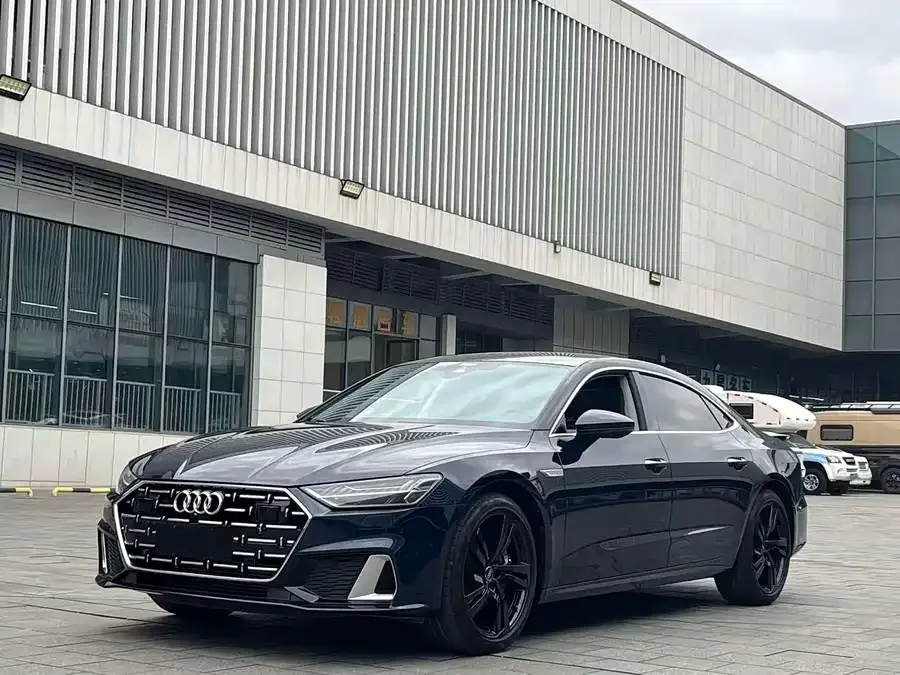 Audi A7L 2022 45 TFSI S-line Dream New Edition 2022 — фото 1, купить с доставкой в Москву