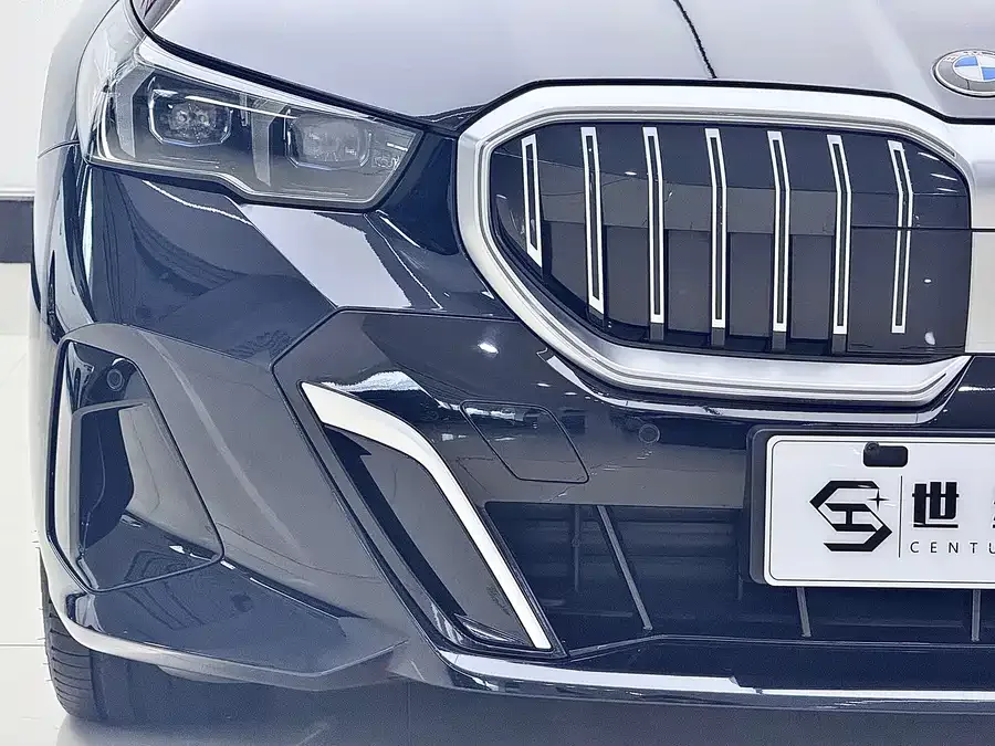 BMW 5 Series BMW 5 Series 2025 530Li Exclusive M Sport Package 2025 — миниатюра 3