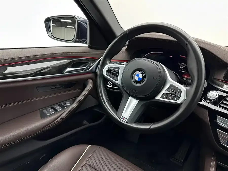 BMW 5 Series BMW 5 Series 2022 facelift 525Li M sports package 2022 — миниатюра 3