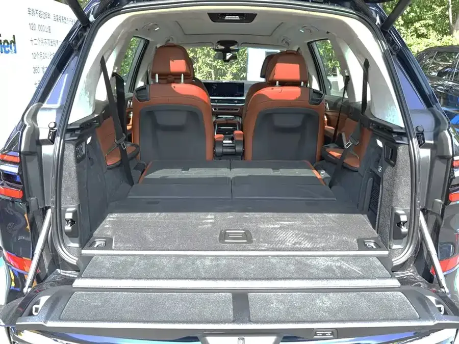BMW X7 2023 xDrive40i Executive M Sport Package 2024 — миниатюра 3