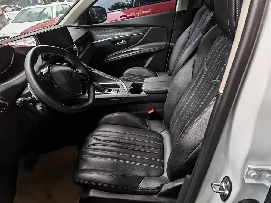Peugeot 5008 Peugeot 5008 2023 400THP Love Full Seat Edition 7 Seaters 2022 — миниатюра 2