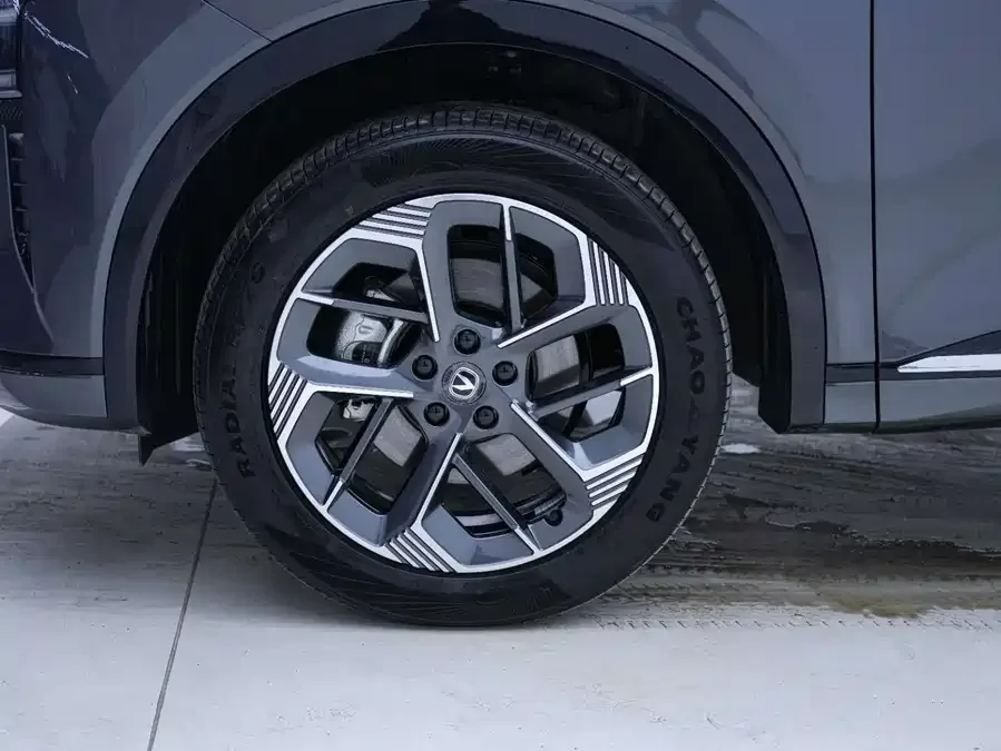Changan CS75PLUS Changan CS75PLUS 2025 fourth-generation 1.5T New Blue Whale Smart Premium Edition 2025 — миниатюра 3