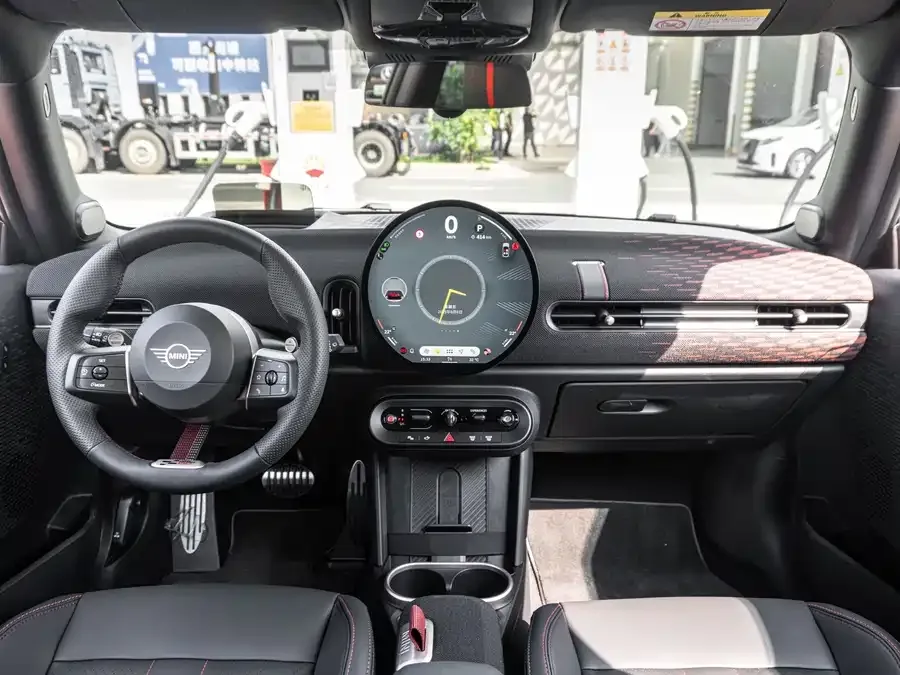 MINI JCW MINI JCW 2025 JOHN COOPER WORKS 2025 — миниатюра 4