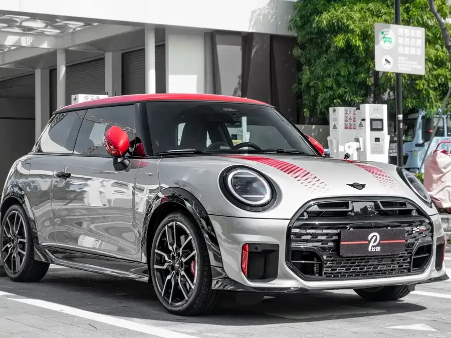 MINI JCW 2025