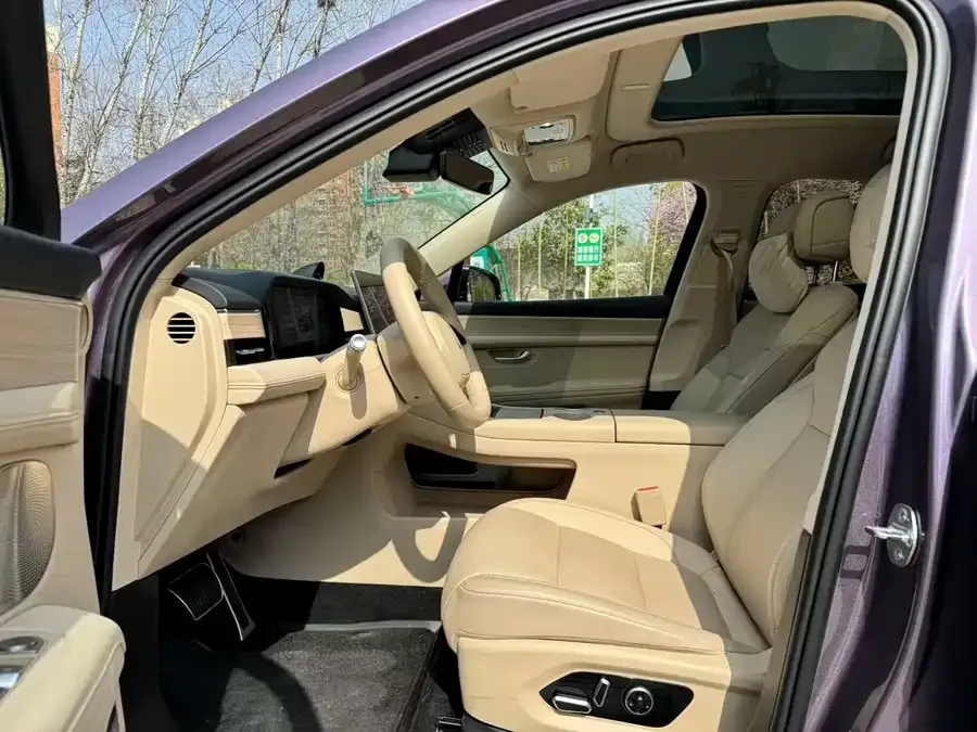 AITO M5 M5 2025 Extended Range Ultra 4WD Edition 2025 — миниатюра 4